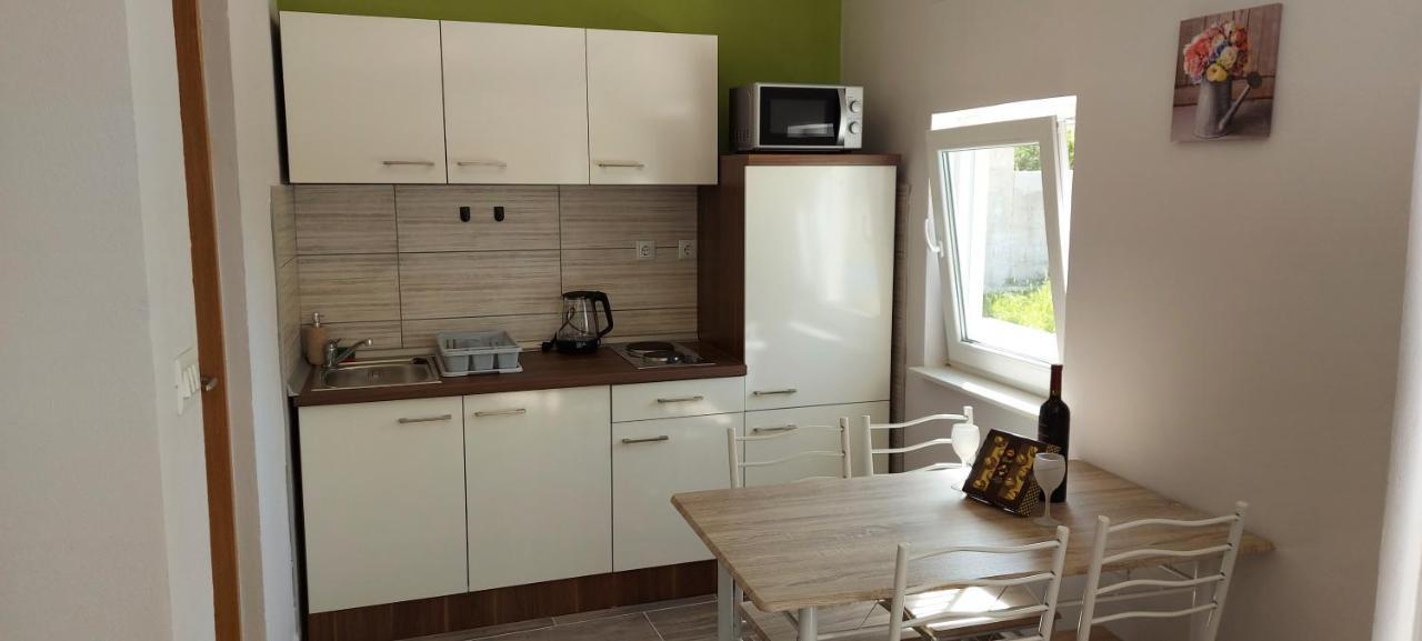 Studio Apartment Palmira Liznjan Exterior photo