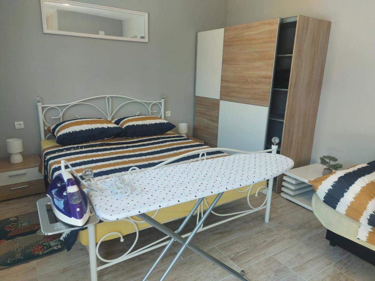Studio Apartment Palmira Liznjan Exterior photo